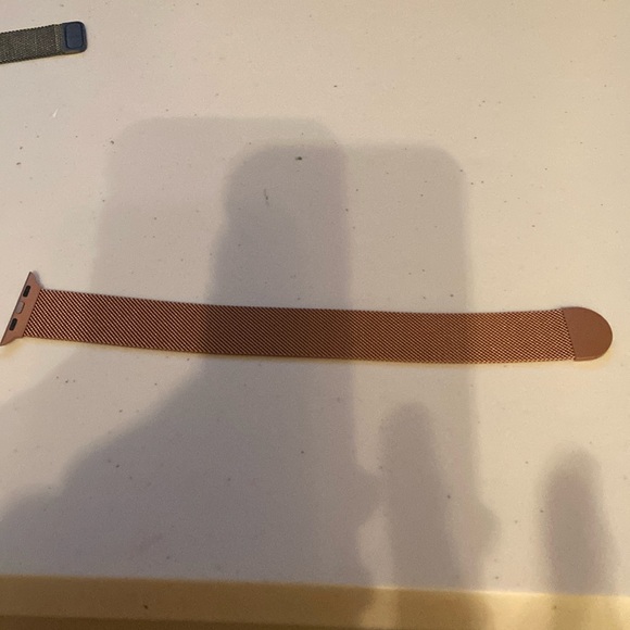 Rose Gold Stainless Steel Mesh 38-40mm Apple Watch Replacement Band - Picture 2 of 4